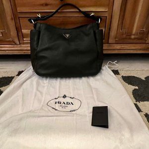 Side Pocket Vitello Black Pebbled with Silver Tone Hardward Leather Shoulder Bag